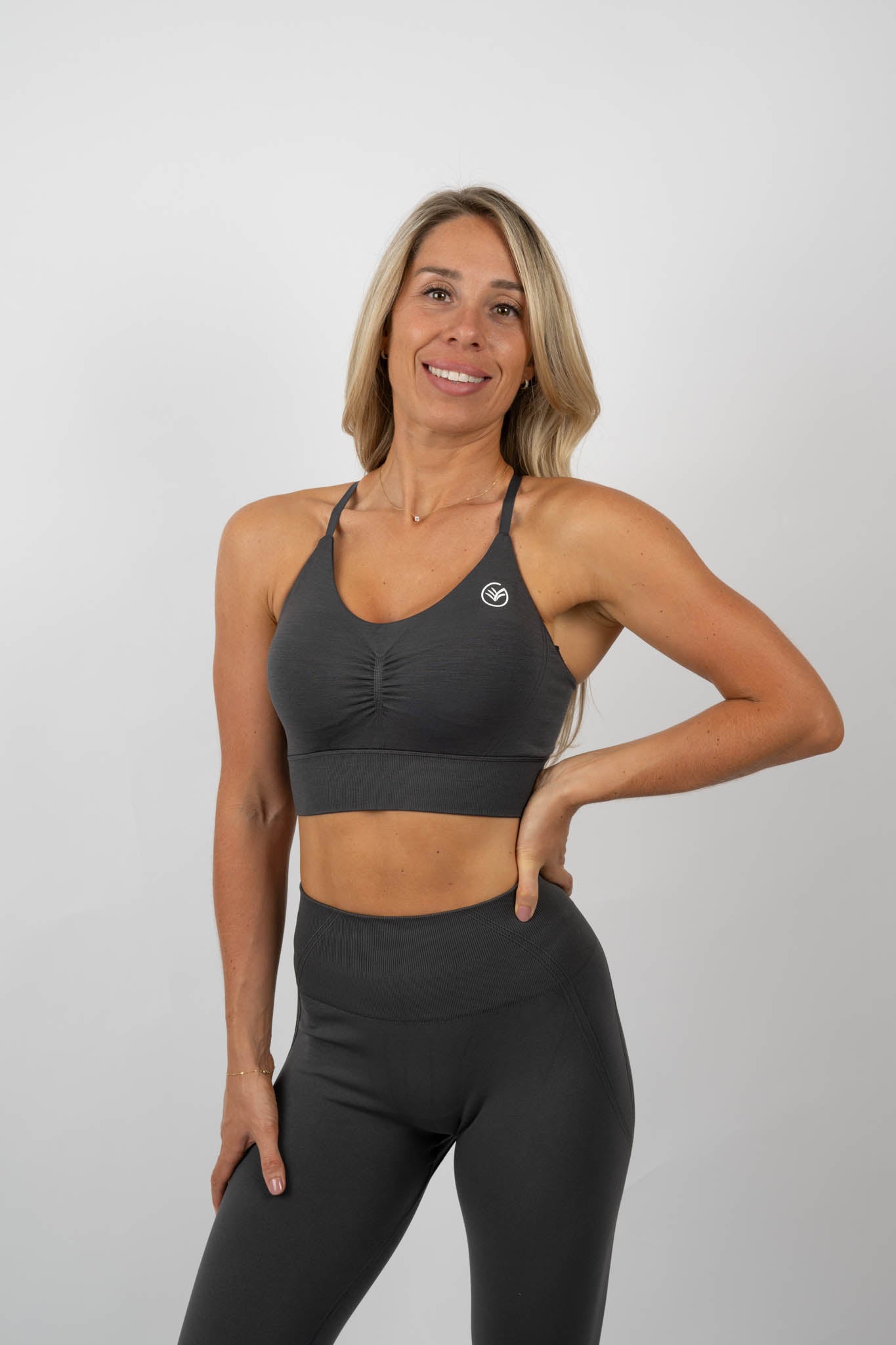 naadloze scrunch-bh en legging met hoge taille – zwart | vormgevende sportset | galvis sports