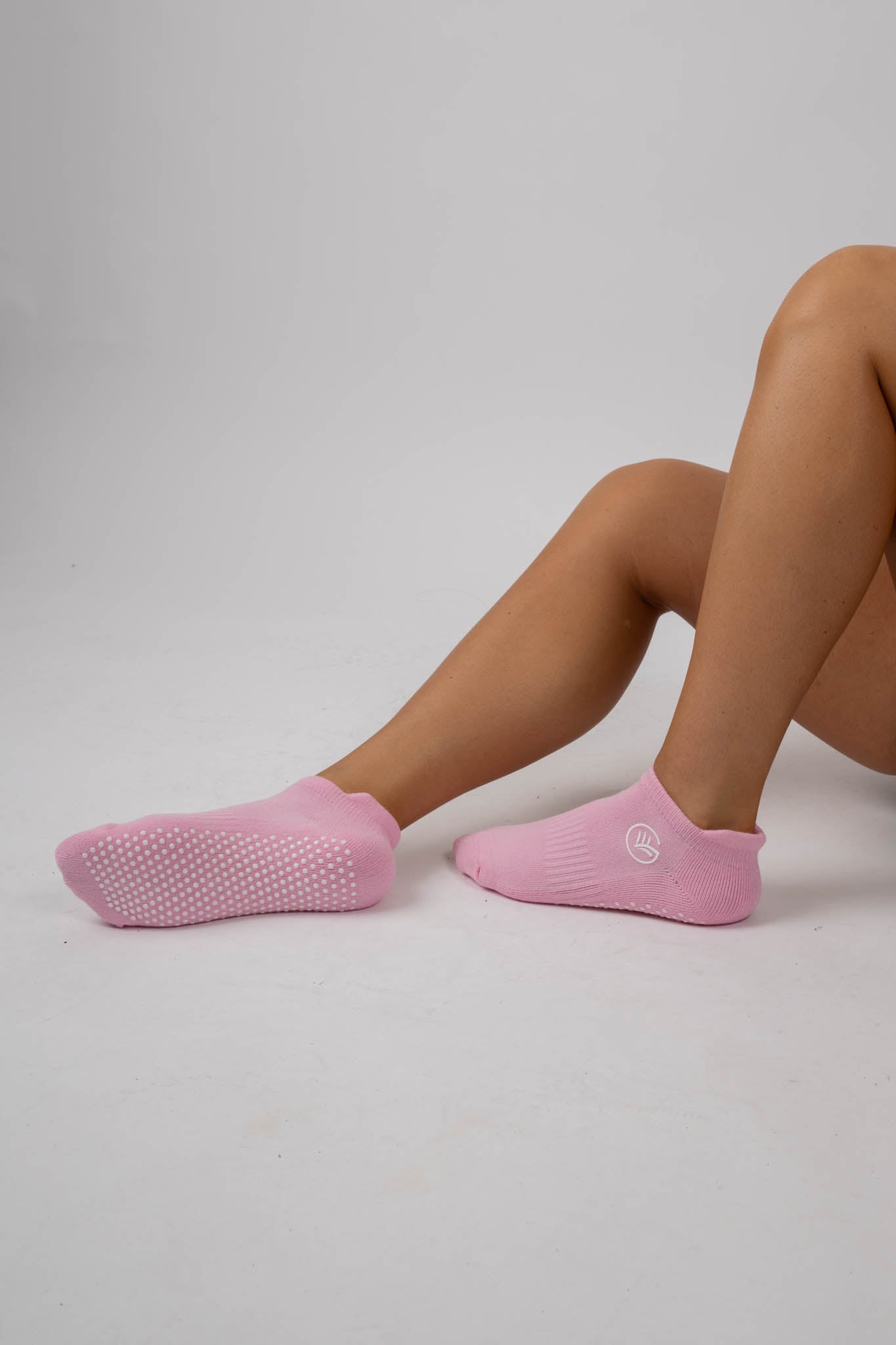 grip training socks – light pink | non-slip workout socks | galvis sports