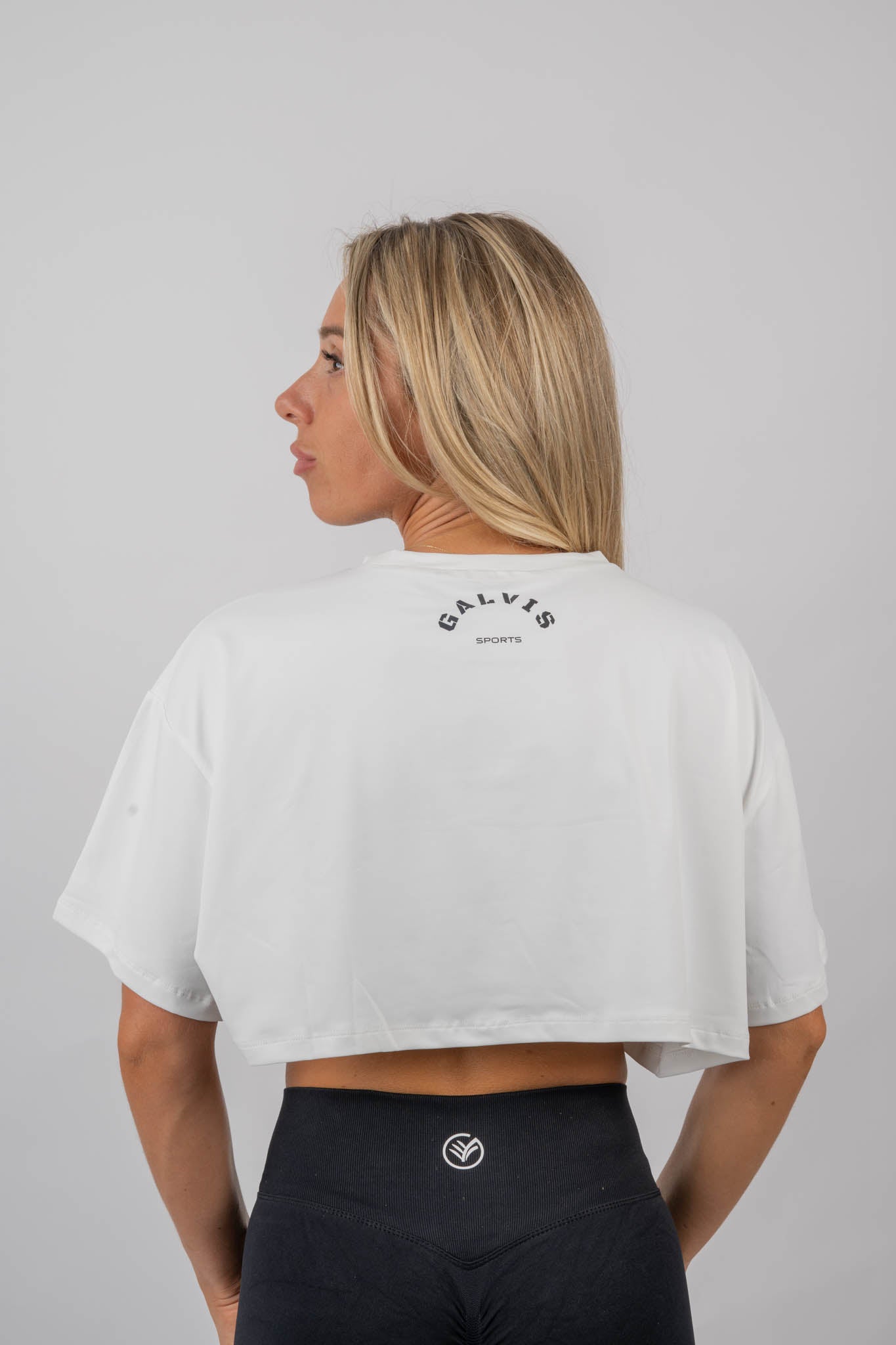 cropped training tee